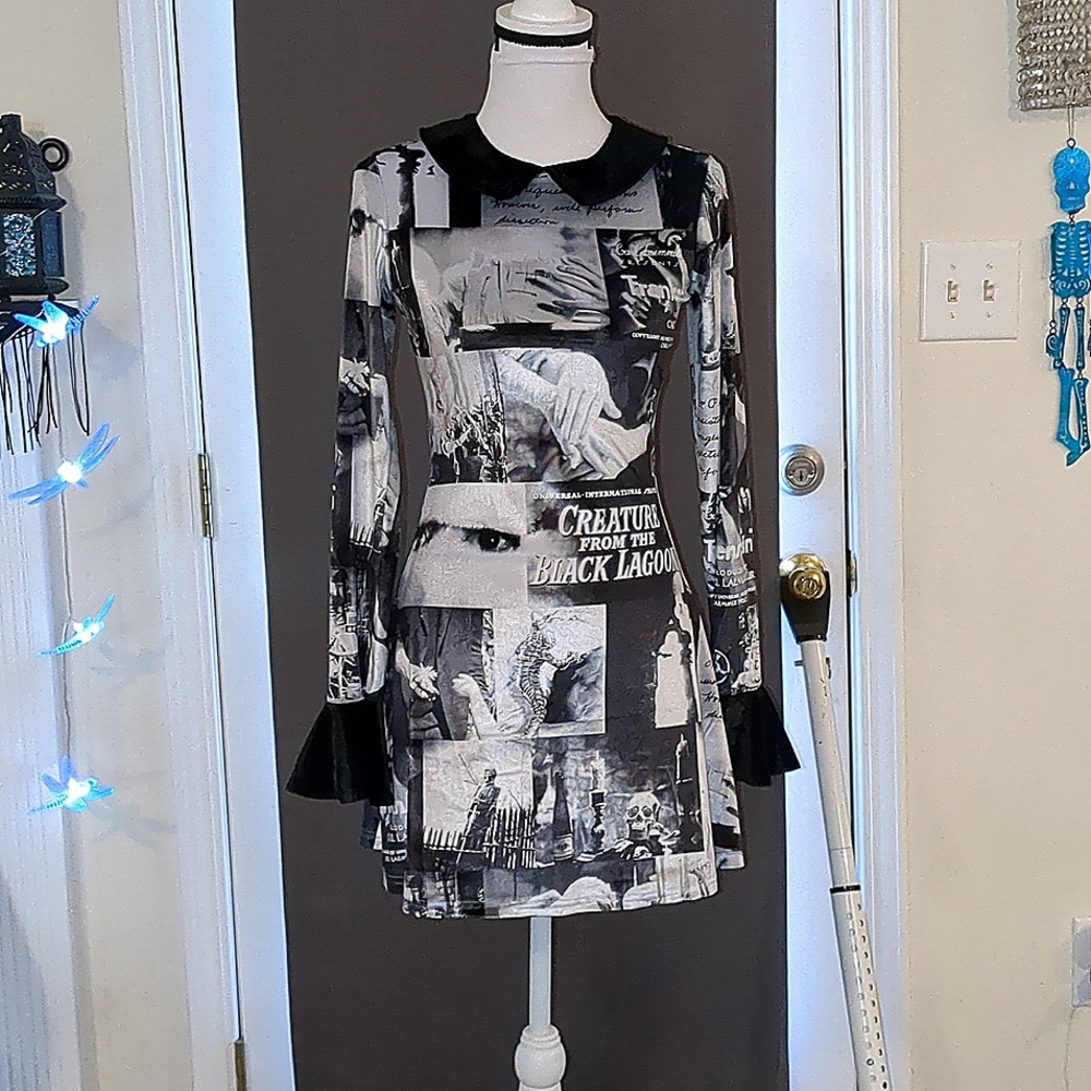 Dolls Kill x Universal Monsters Velvet Skater Dress S bell cuffs NWOT Small goth